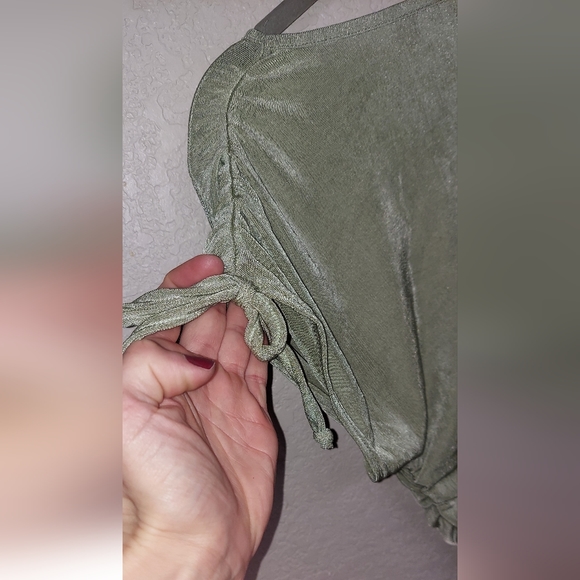 Y2k 00s Green Metallic Ruched Blouse ☆B  Famous Women's M •●Fitted Shiny Shirt●• - Picture 6 of 7